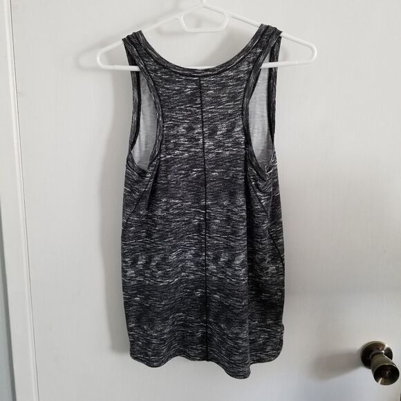 Lululemon tank   - Picture 2 of 3